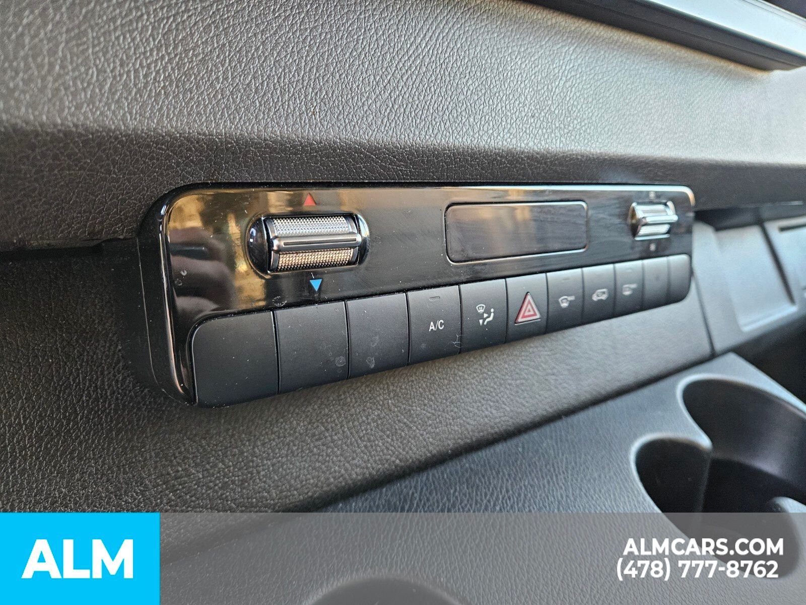 Vehicle image 11 of 24