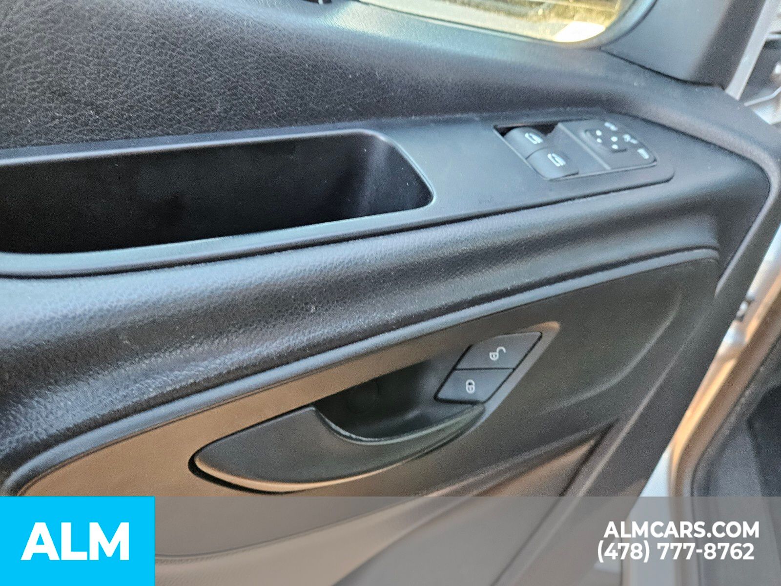 Vehicle image 19 of 24