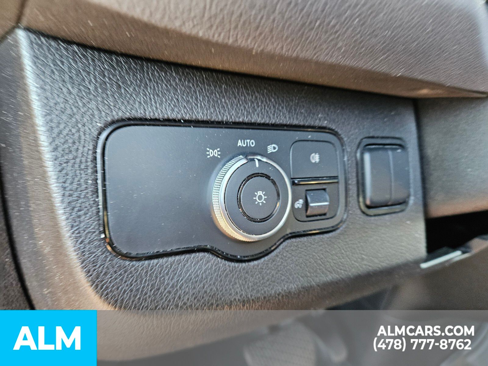Vehicle image 16 of 24