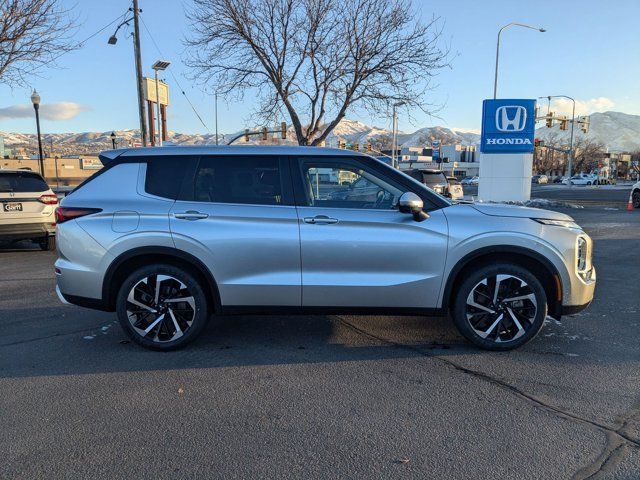 2022 Mitsubishi Outlander Black Edition