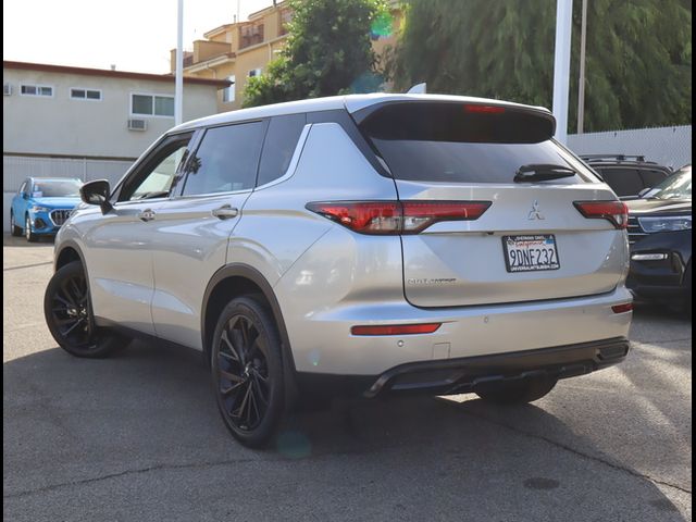 2022 Mitsubishi Outlander Black Edition