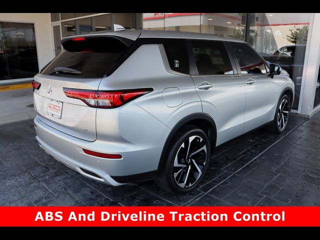 2022 Mitsubishi Outlander SE