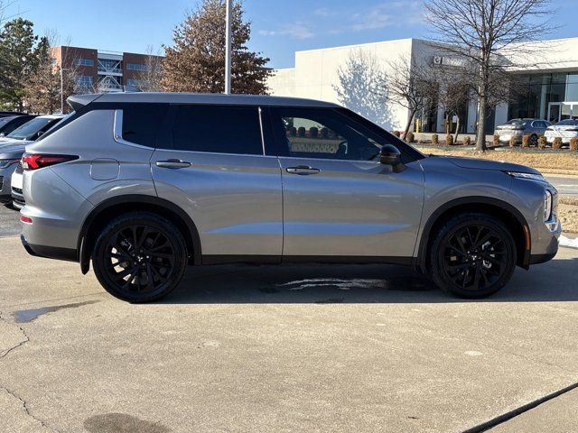 2022 Mitsubishi Outlander SE