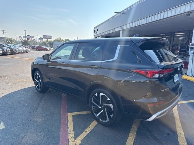 2022 Mitsubishi Outlander SE