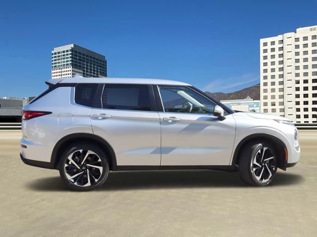 2022 Mitsubishi Outlander ES