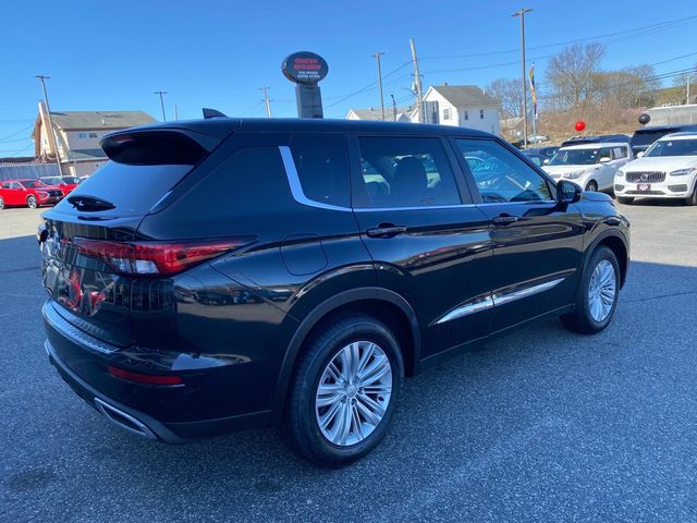 2022 Mitsubishi Outlander ES