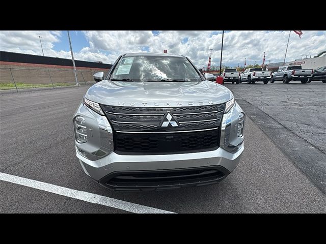 2022 Mitsubishi Outlander SE