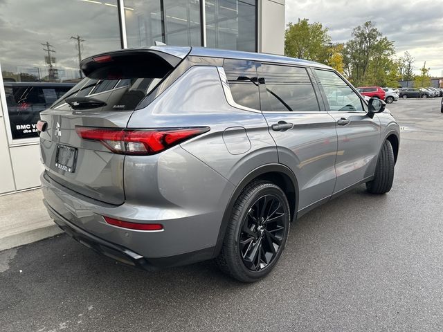 2022 Mitsubishi Outlander Black Edition