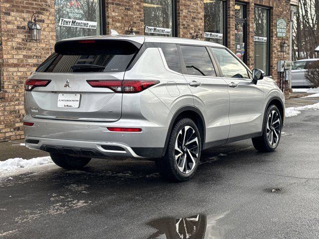 2022 Mitsubishi Outlander SE