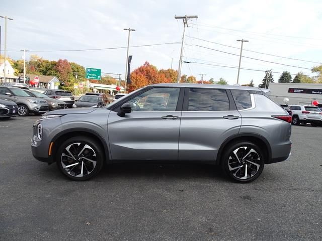 2022 Mitsubishi Outlander SE