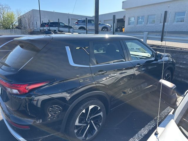 2022 Mitsubishi Outlander SE
