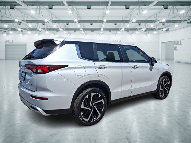 2022 Mitsubishi Outlander SE