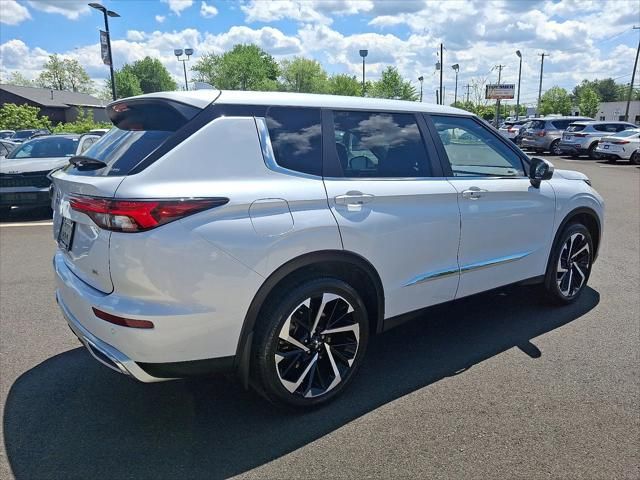 2022 Mitsubishi Outlander SE