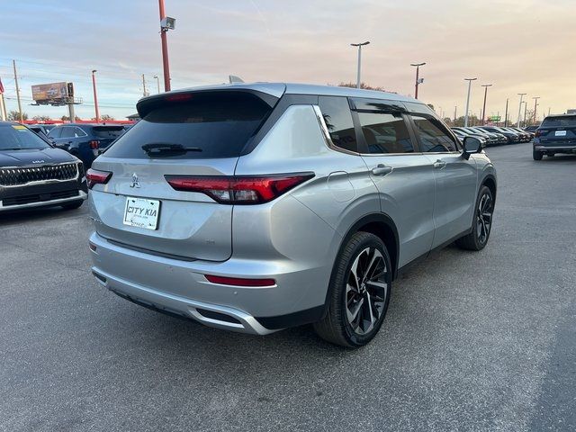 2022 Mitsubishi Outlander SE