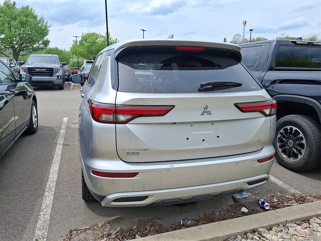 2022 Mitsubishi Outlander SE