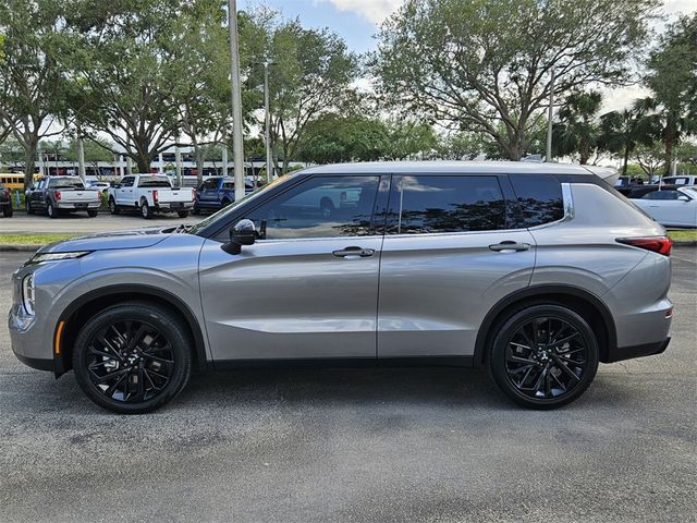 2022 Mitsubishi Outlander Black Edition