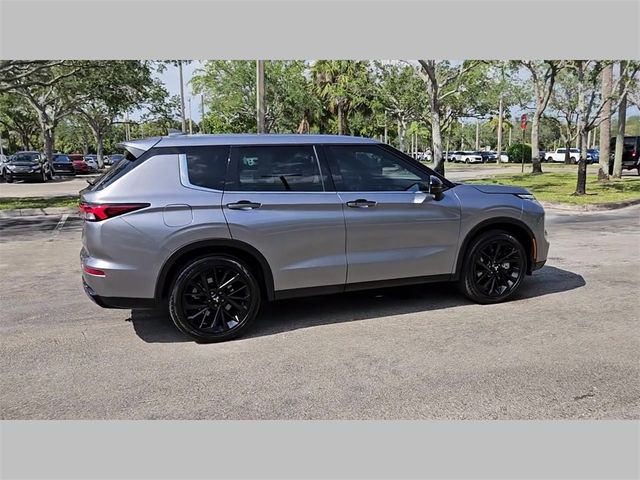 2022 Mitsubishi Outlander Black Edition