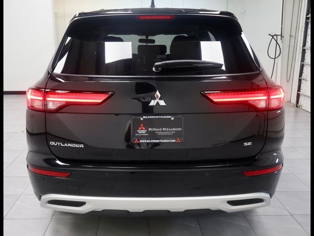 2022 Mitsubishi Outlander SE