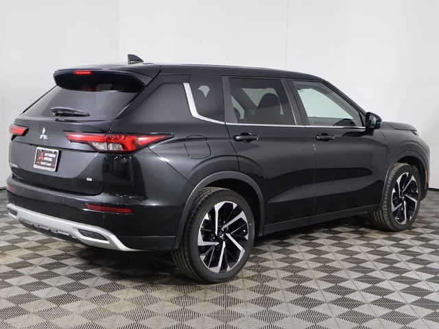 2022 Mitsubishi Outlander SE