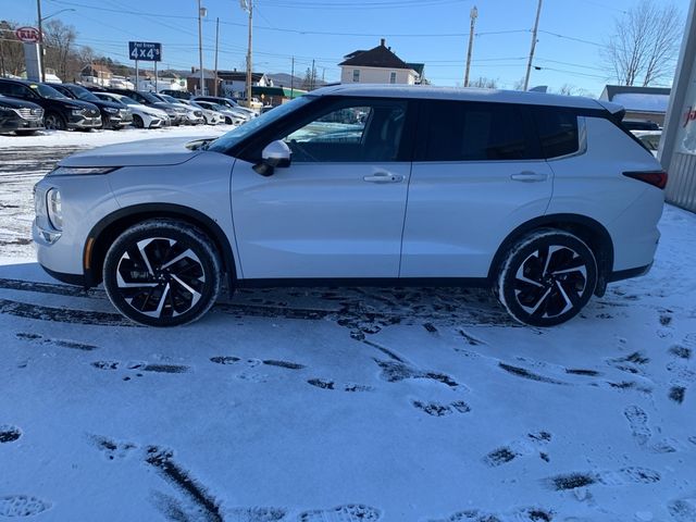 2022 Mitsubishi Outlander SE