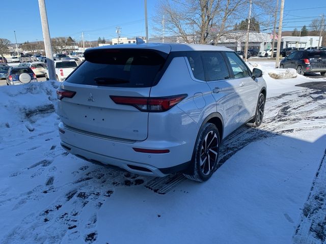 2022 Mitsubishi Outlander SE