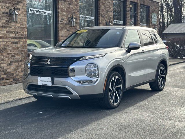 2022 Mitsubishi Outlander SE