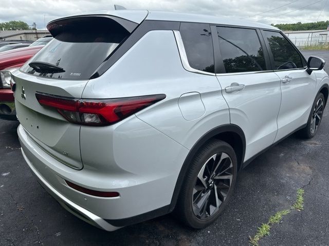 2022 Mitsubishi Outlander SE