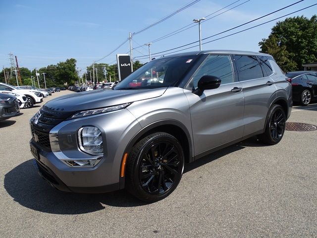 2022 Mitsubishi Outlander Black Edition