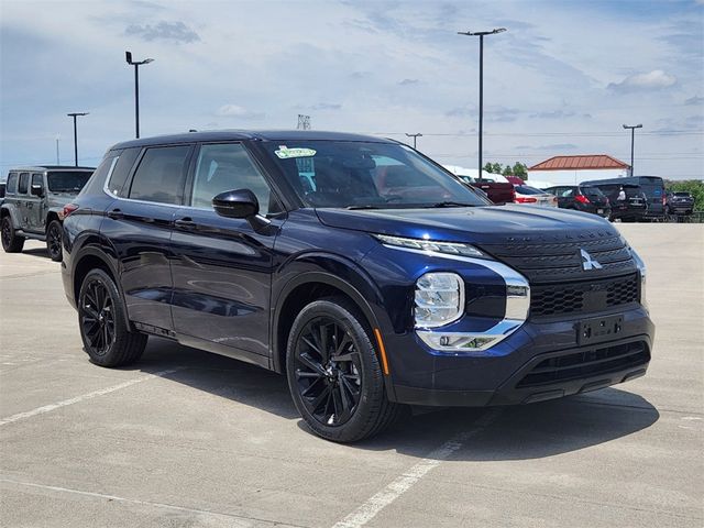 2022 Mitsubishi Outlander Black Edition