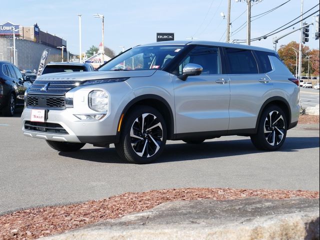 2022 Mitsubishi Outlander SE