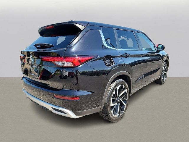 2022 Mitsubishi Outlander SE