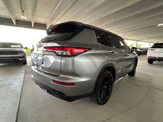 2022 Mitsubishi Outlander Black Edition