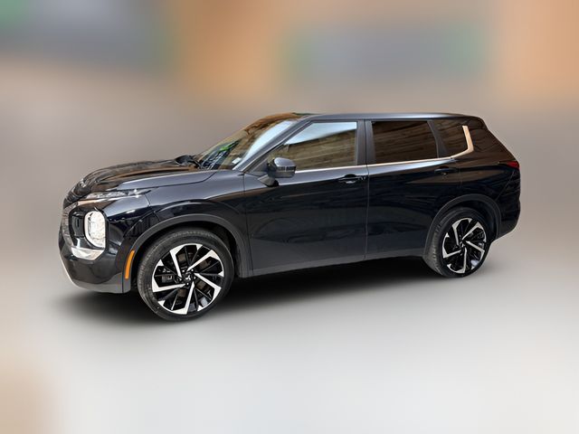 2022 Mitsubishi Outlander SE