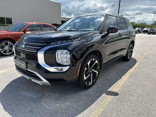 2022 Mitsubishi Outlander Black Edition