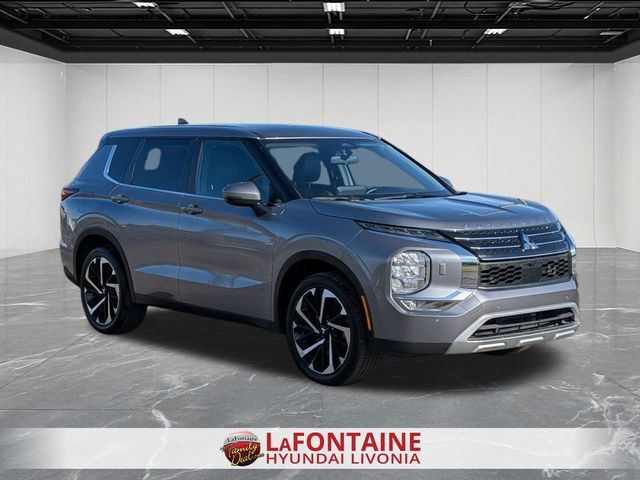 2022 Mitsubishi Outlander SE