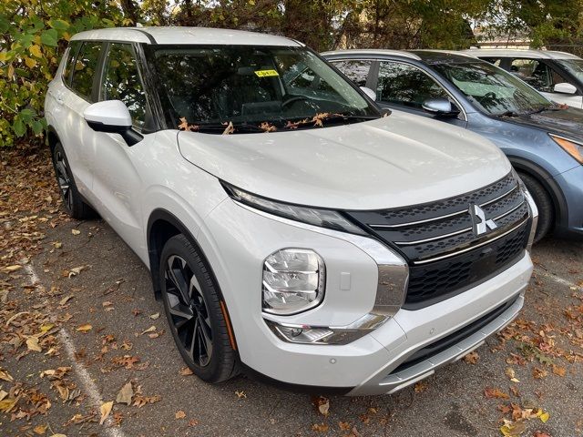 2022 Mitsubishi Outlander SE