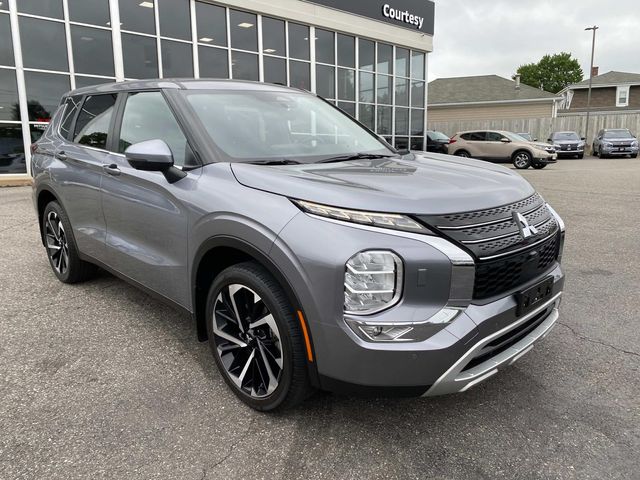 2022 Mitsubishi Outlander SE