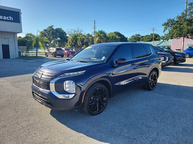 2022 Mitsubishi Outlander Black Edition