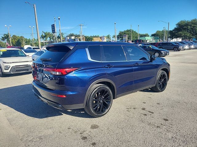 2022 Mitsubishi Outlander Black Edition