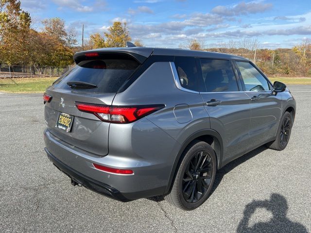 2022 Mitsubishi Outlander Black Edition