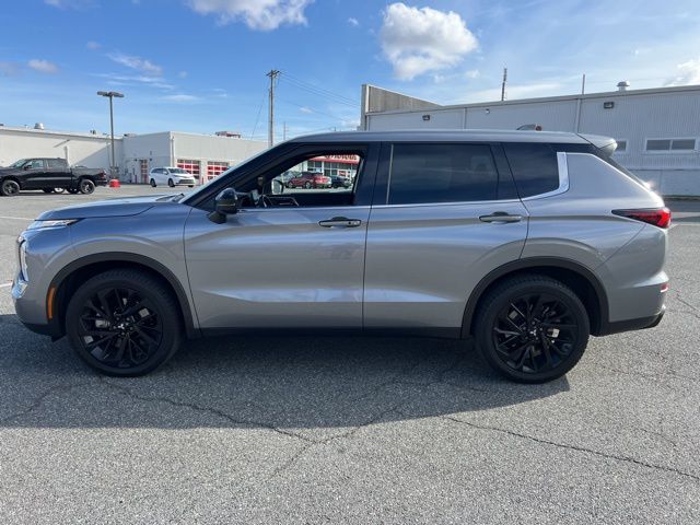 2022 Mitsubishi Outlander Black Edition