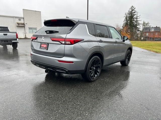 2022 Mitsubishi Outlander Black Edition