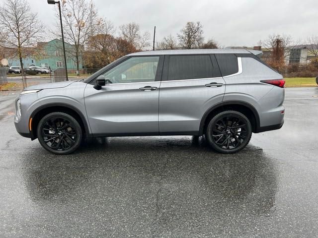 2022 Mitsubishi Outlander Black Edition