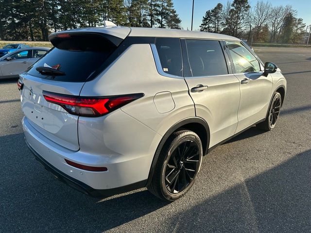 2022 Mitsubishi Outlander Black Edition