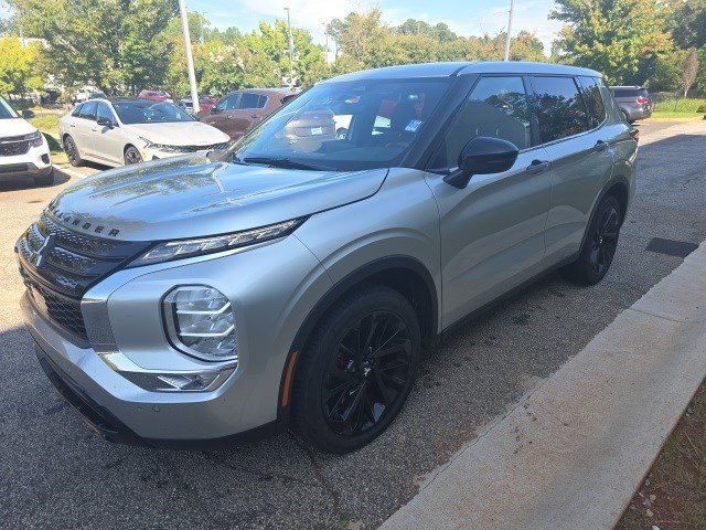 2022 Mitsubishi Outlander Black Edition