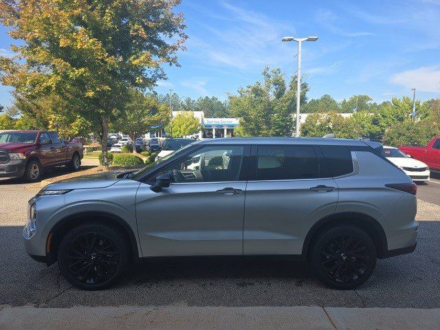 2022 Mitsubishi Outlander Black Edition