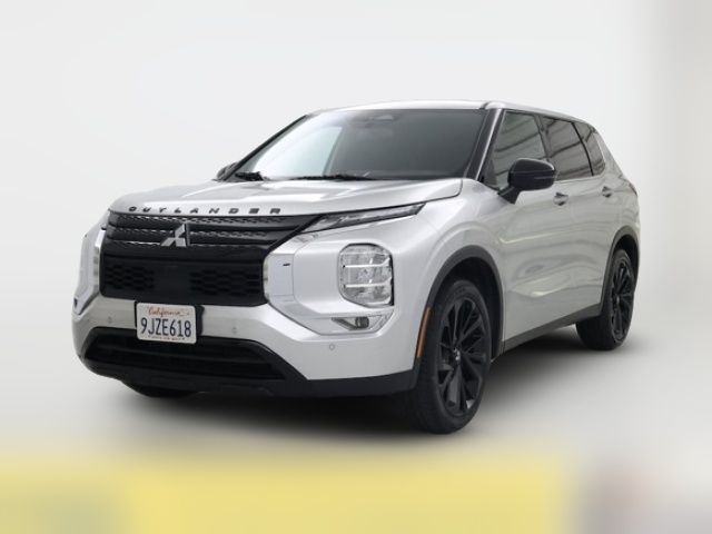 2022 Mitsubishi Outlander Black Edition