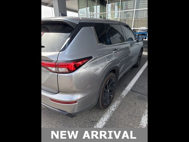 2022 Mitsubishi Outlander Black Edition