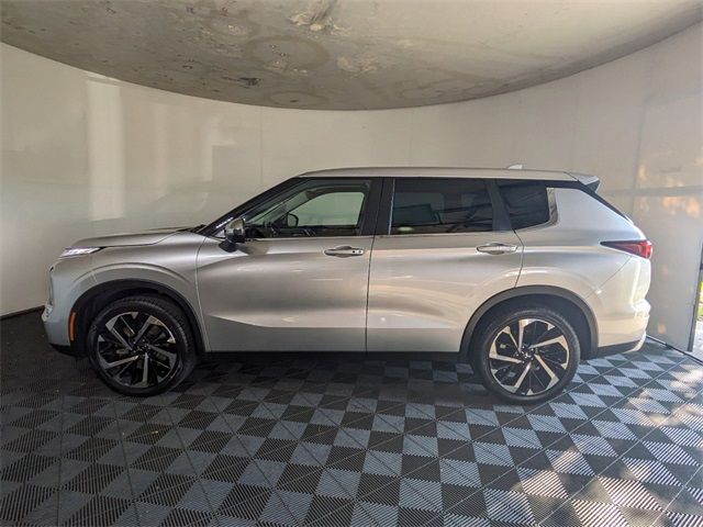 2022 Mitsubishi Outlander Black Edition