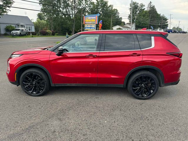 2022 Mitsubishi Outlander Black Edition